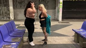 amigas aprontando no centro da cidade em publico, a rabuda e a peituda gozaram na oliveira lima gostoso. - manddy may