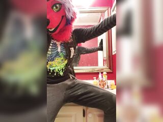 Vixen Pees and Cums in Her Leggings