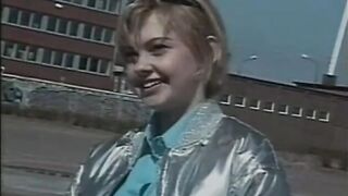 Korthåriga svenska brudars intervju & cum ansiktsbehandling