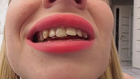 THE TEETH OF MY LESBIAN BLONDE!AVI
