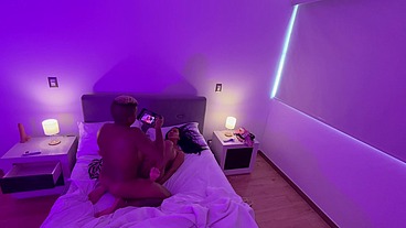 Stepmom shares bed and gets anal sex- BEhind the scenes