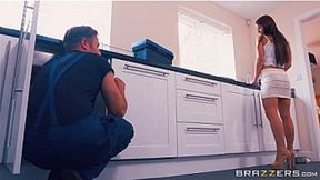Sexy homewife gets naughty&#x1F608; with hubby in steamy hardcore XXX romp