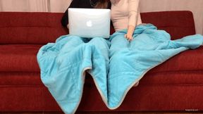FOOTSIE IN DOTTED SOCKS - MOV HD