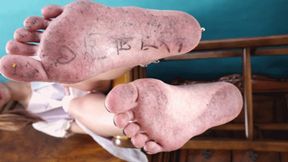 Beautiful Xiaoying shows off her sexy big feet4 HD