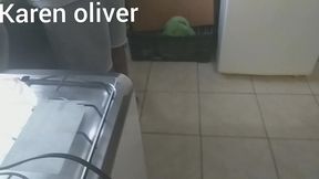 corno lava a louca enquanto sua mulher chupa o negao debaixo dos seus olhos * jefao