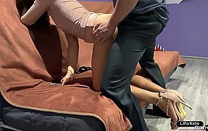 Lifekife, cheating on her husband while talking on the