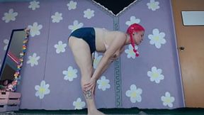 Latina MILF's Huge Boobs Slipping In Public During Intense Yoga Workout