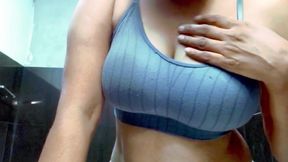 Sri Lankan New Leake Anne with Big Boobs Show to Her Boy in Bath Room