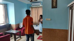 A Desi Model Seduce a Hotel Boy and Made a Happy Ending in a Hotel Room
