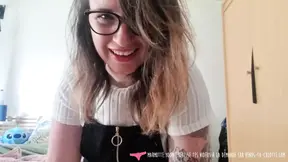 Vends-ta-culotte - Jerk off instructions over the big tits of a beautiful luscious French woman