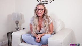 Slow-learning slo-mo solo sesh gets Beth off in a major way    [MORE GRAPHIC DETAILS HERE]