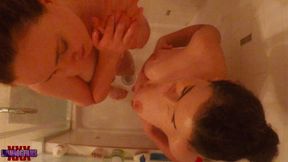 Girlfriends Showering mp4