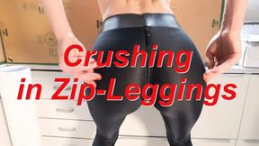 Crushing in zip-leggings