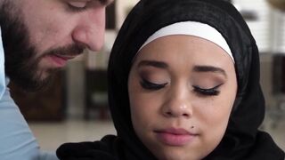 Arab stepsister Willow Ryder seems innocent but her cock starved pussy demands attent