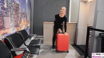 Ts airport security agent Emma Rose anals tgirl Daisy Taylor