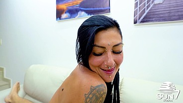 The hot tattooed woman enjoyed sitting and sucking the big dick's cock, fucking with the exotic and hot woman - Caroleta Roots