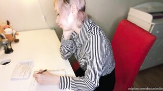 ADORABLE WOMEN BECOME BORED INTO CLASS AND SCHR DECIDED TO MASTURBA