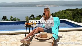 Secret&#x1F92B; Session - Candee Licious Loves Double Penetration by the Pool