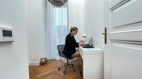 sex during working hours in the office