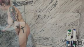 4K PISSING ON MYSELF BEFORE SHOWER IMPOSSIBLE POSITION PEE