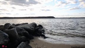 Mayhem Melodie angry handjob on a private beach with exploding cumshot