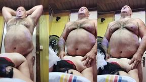 branquinha boa de cama fica peladinha e depois chama seu coroa para brincar