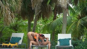 poolside quickie: honeydippedc