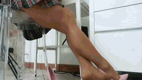 Watching jaded feet MP4(1280x720)FHD