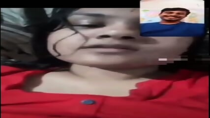 Chubby GF Showing BF On Video Call
