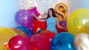 Lena Pops a Room Full of Crystal 16-inch Balloons HD WMV (1920x1080)