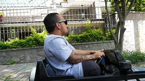 big dwarf eating a blonde for fifty reais