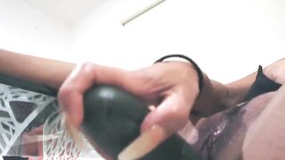 Hispanic pleasures her vagina with cucumber then squirts
