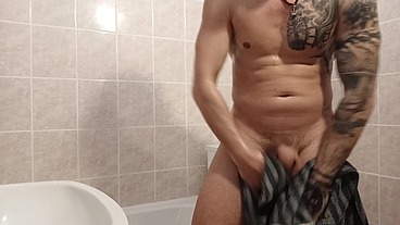 Thomas J solo showering