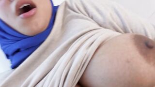 Arab teen nutrition insert by her doctor