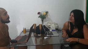 coroa de 50 anos faz teste de elenco dando o cu para ser a nova milf da produtora porno.