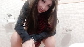 vulgar milf chantal on the wc
