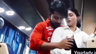 Love Sex Into moving Bus