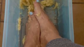 ASMR banana smash