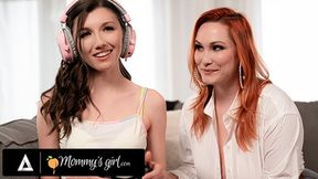 Mommy's Twat - Stack-Cunted Cougar Taylor Gunner Craves Gamer Stepdaughter Maya Woulfe's Anal&#x1F44C; Virginity