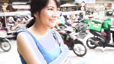 Asian MILF was convinced into giving a quick blowjob in public by a stranger