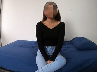 Please put it in me, my little pussy is very juicy!