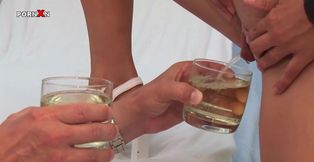 Homemade watersport sluts share penis