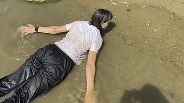 Wetlook White T-Shirt down at the Estuary