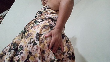Me masturbei igual uma cadela no cio, até cansar e ficar toda suada