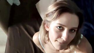 Una bella studentessa italiana si fa sborrare dentro la fica