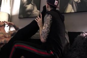 muddy Tatted fellow With admirable Feet receives Worshiped And Blows a load