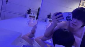 I dug up a mind-blowing nineteen-yr-elderly school college girl in a mirrored bedroom.