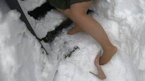 Sleigh shovel and slippery heels