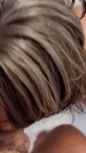 Hot Facial Blowjob in the Shower, a Real Pleasure