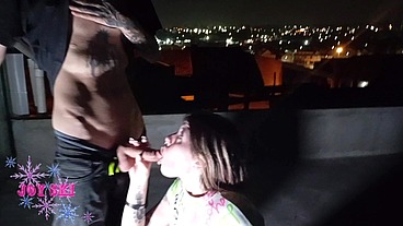 My neighbors know my work with live, they already arrived putting their dick in my mouth
